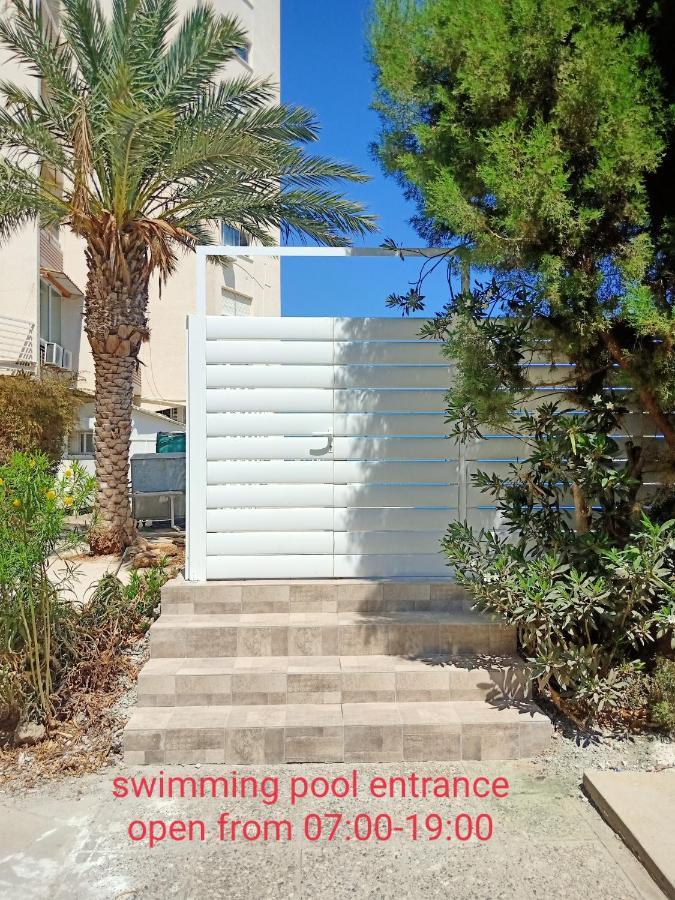 Stelia's Seagate Studio Apt. Larnaca Exterior foto